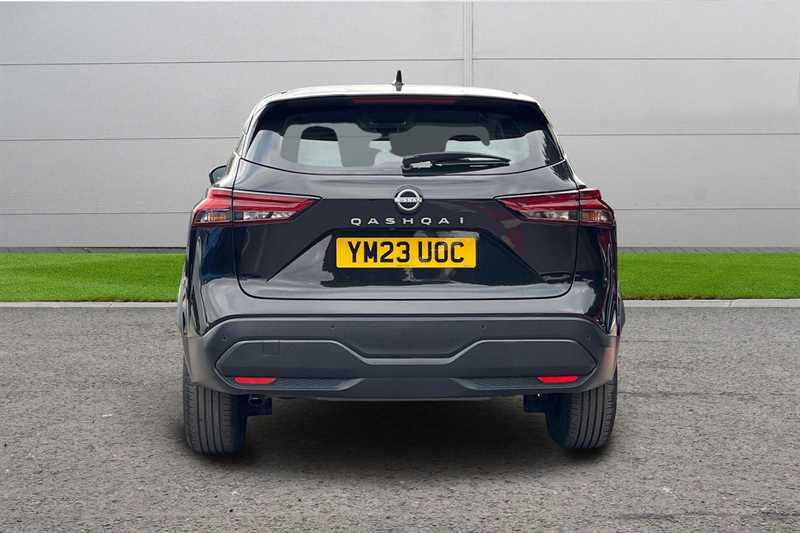 Nissan Qashqai 1.3 Dig-t Mh Acenta Premium Black #4