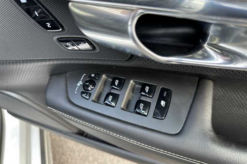 Volvo V90 Volvo Estate 2.0 D4 R Design Geartronic Silver #17