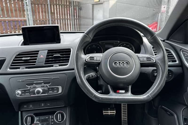 Audi Q3 2.0 Tdi Quattro Black Edition 5 Seat Family Black #35