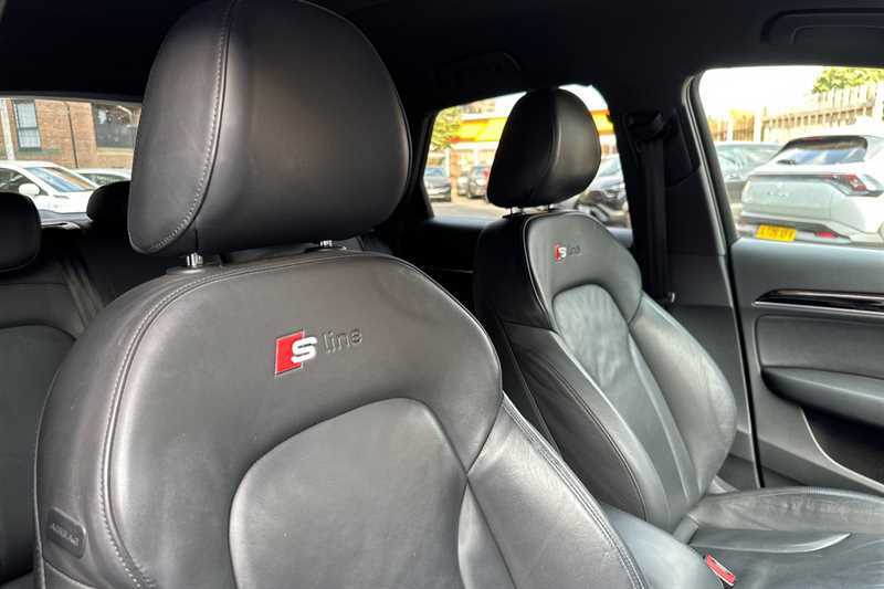Audi Q3 2.0 Tdi Quattro Black Edition 5 Seat Family Black #37