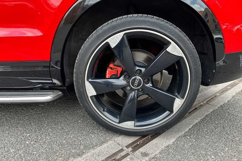 Audi Q3 2.0 Tdi Quattro Black Edition 5 Seat Family Black #32