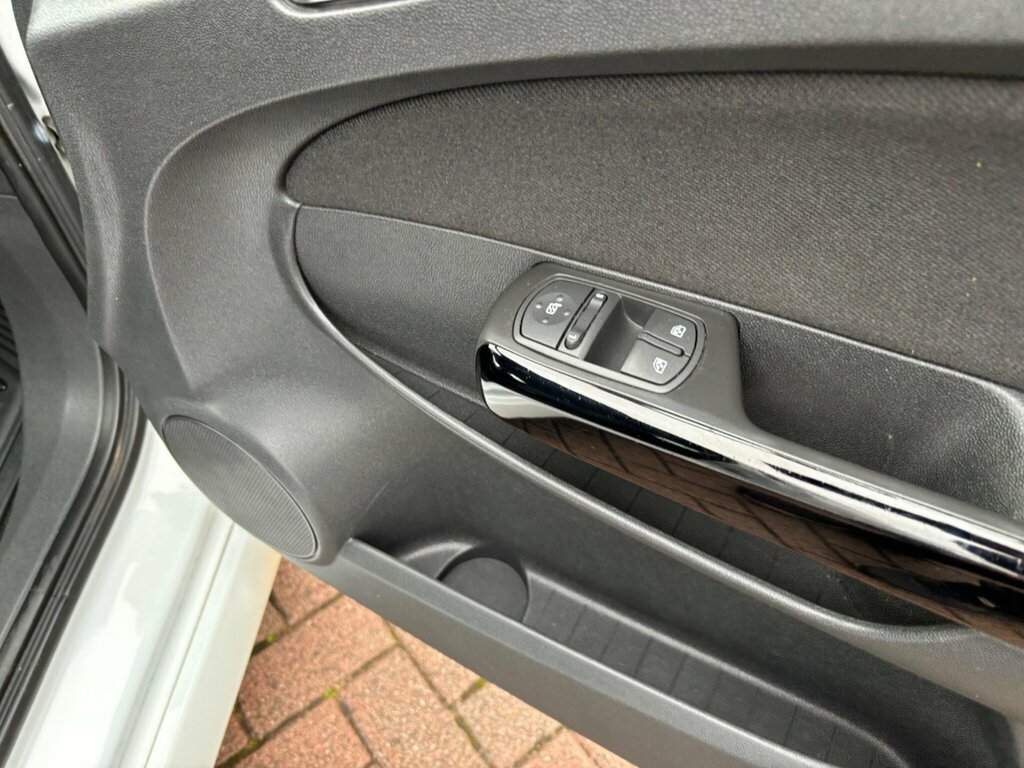 Vauxhall Corsa 1.2I Ecoflex 16V Sxi Euro 5 Ss Ac White #34