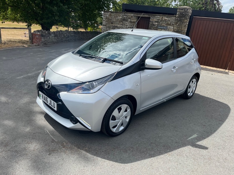 Toyota Aygo Vvt-i X-play X-shift Silver #2