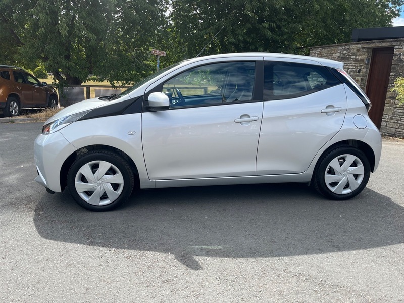 Toyota Aygo Vvt-i X-play X-shift Silver #3