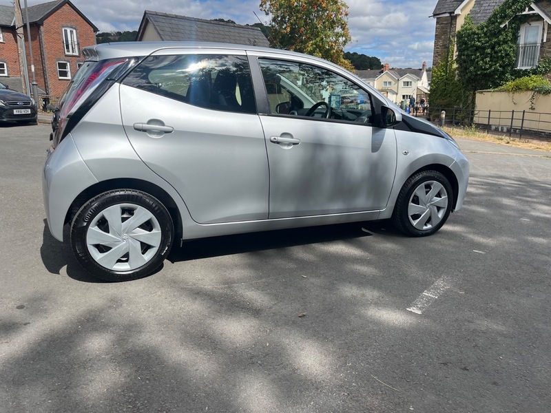 Toyota Aygo Vvt-i X-play X-shift Silver #6