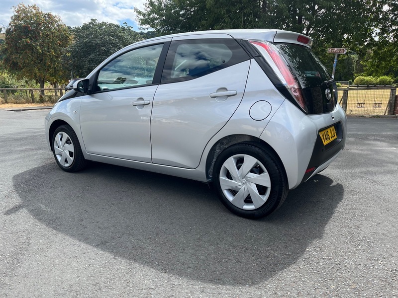 Toyota Aygo Vvt-i X-play X-shift Silver #4