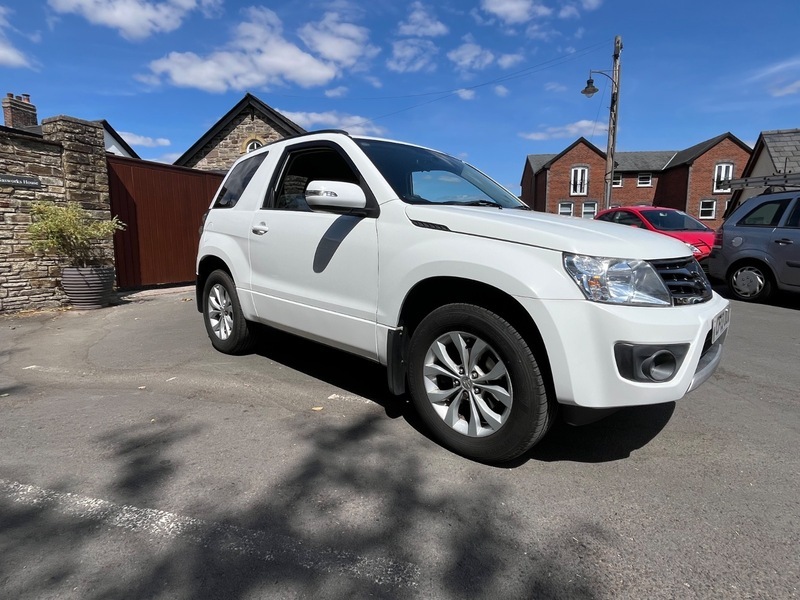 Suzuki Grand Vitara Sz4 White #2