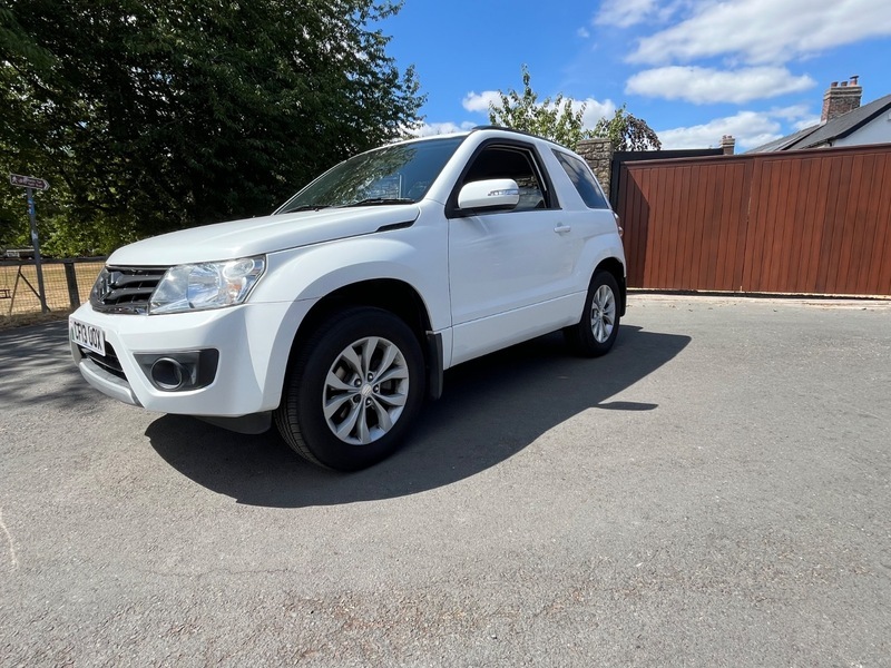 Suzuki Grand Vitara Sz4 White #3