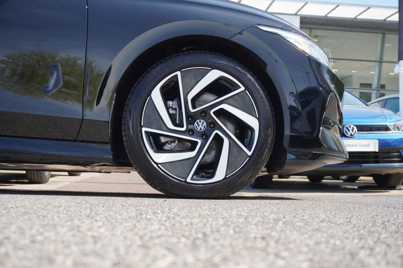 Volkswagen ID.7 210Kw Match Pro S Plus 86Kwh 286 Ps Black #24