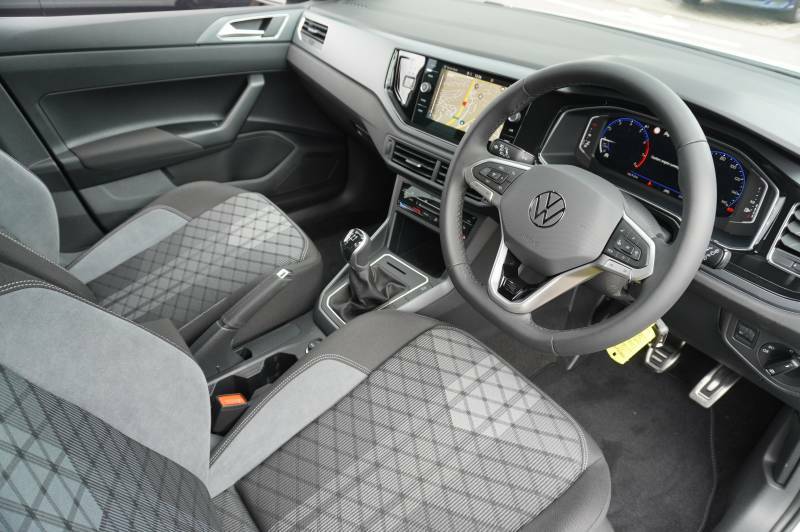 Volkswagen Polo Tsi R-line White #6