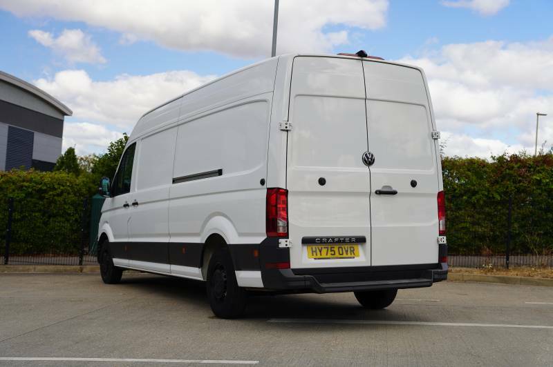 Volkswagen Crafter Cr35 Tdi 140Ps High Roof Van Commerce Plus Lwb White #3