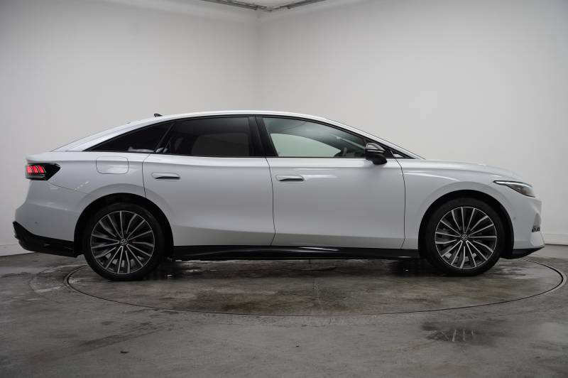 Volkswagen ID.7 86Kwh Match Pro S Plus White #4