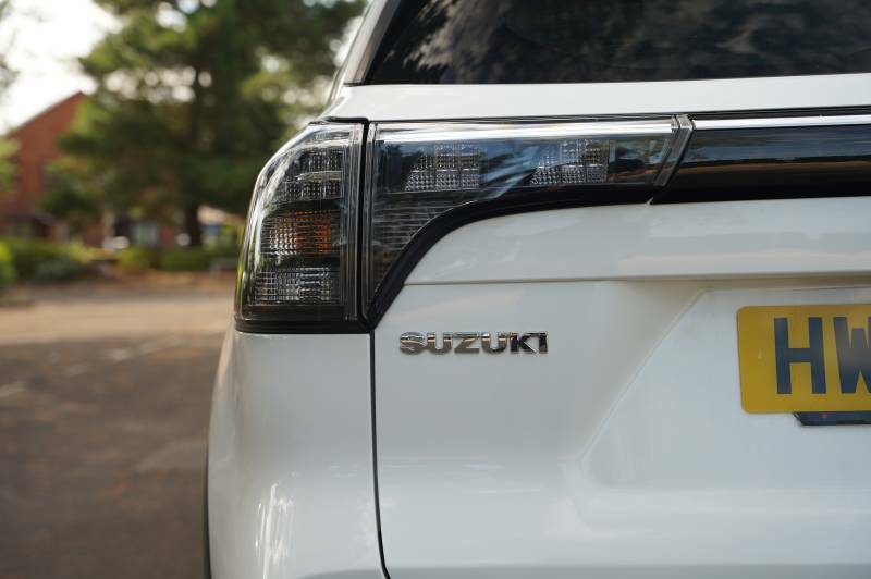 Suzuki S Cross 1.5 Hybrid Ultra Allgrip Ags Red #27