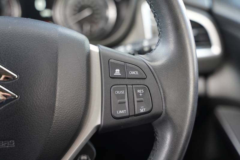 Suzuki S Cross 1.5 Hybrid Ultra Allgrip Ags Red #18