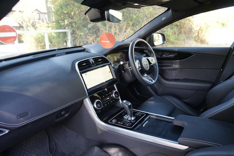 Jaguar XE D200 R-dynamic Se Black Grey #2