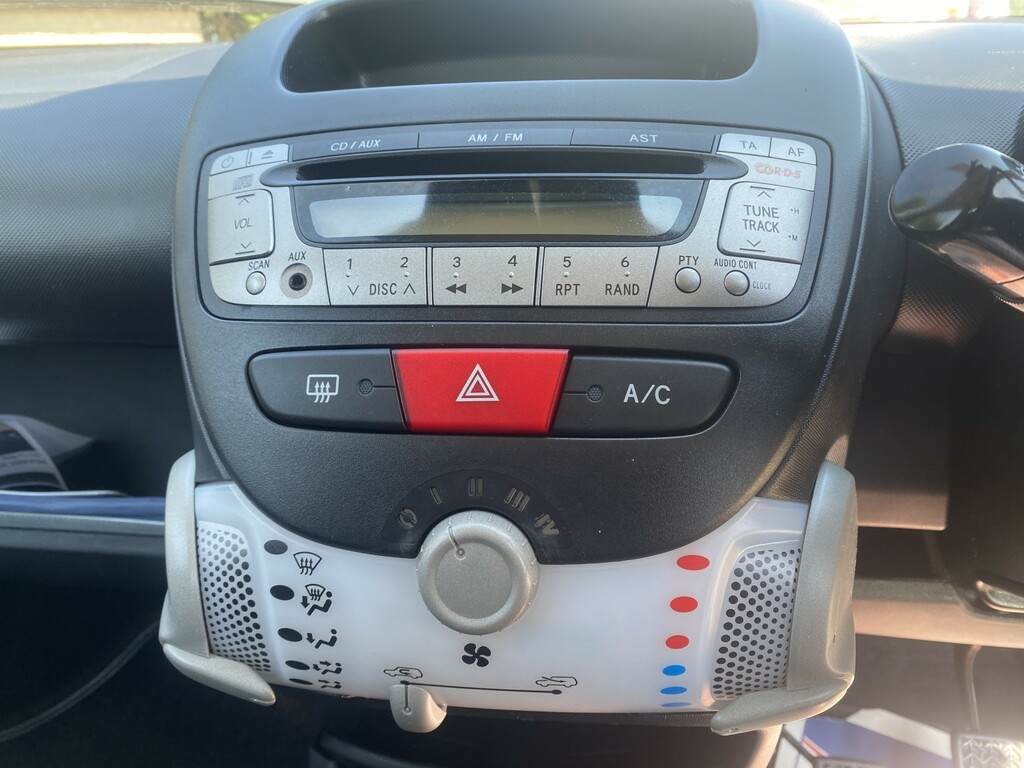 Peugeot 107 Hatchback 1.0 12V Active 201313 Silver #5