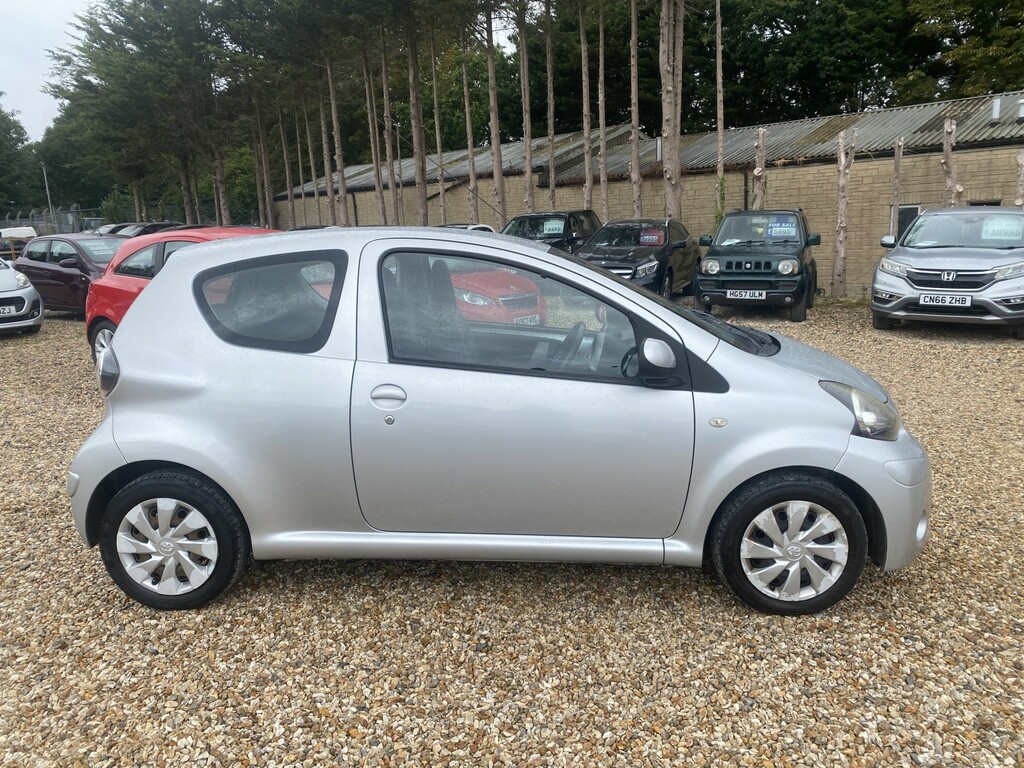 Toyota Aygo Hatchback 1.0 Vvt-i Ice 201262 Silver #2