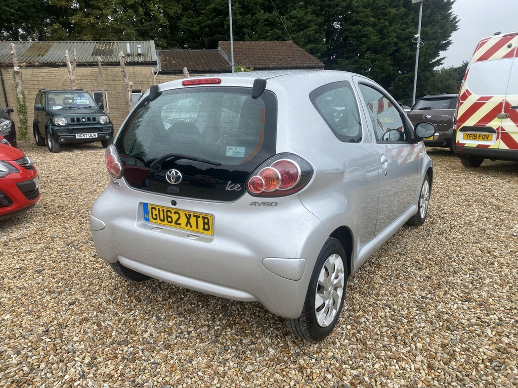 Toyota Aygo Hatchback 1.0 Vvt-i Ice 201262 Silver #3