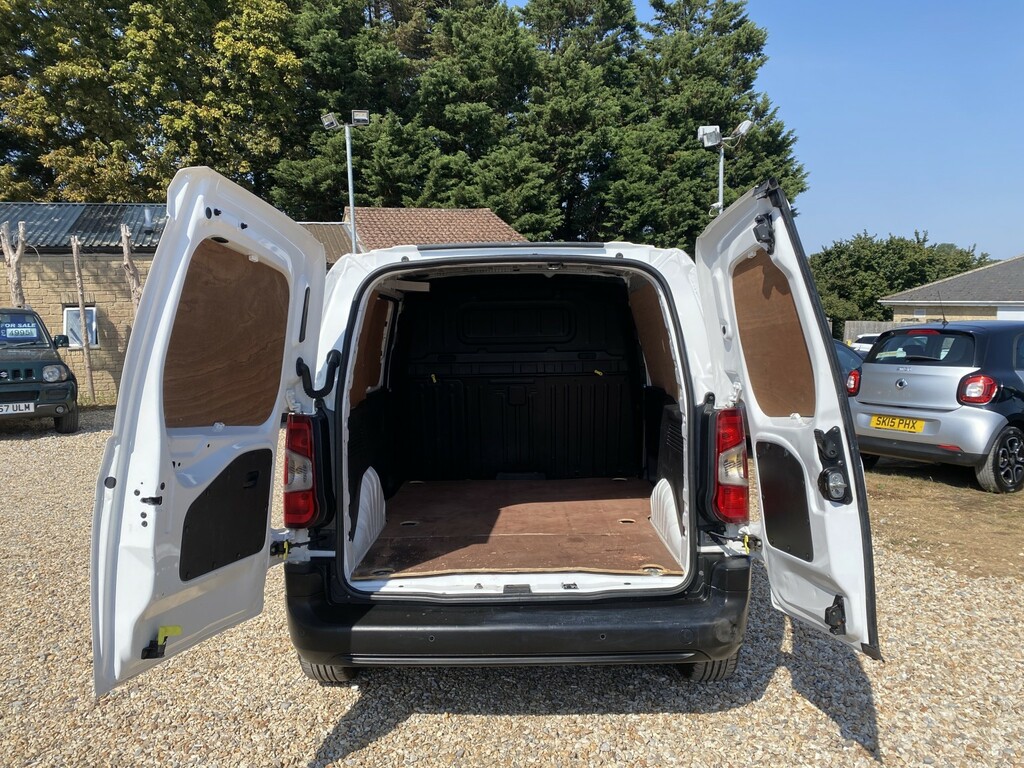 Peugeot Partner Panel Van 1.5 Bluehdi 1000 Professional 202020 White #2