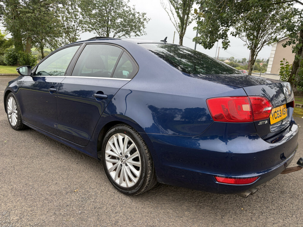 Volkswagen Jetta Saloon Sport Tdi Bluemotion Technology 2013 Blue #9