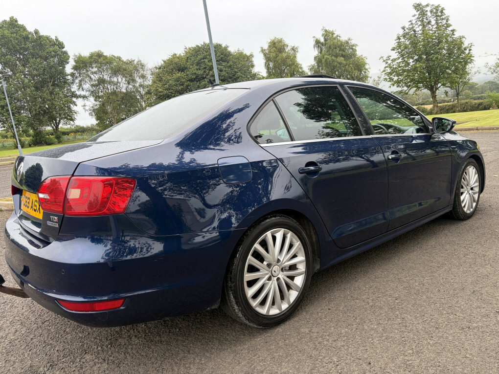 Volkswagen Jetta Saloon Sport Tdi Bluemotion Technology 2013 Blue #11