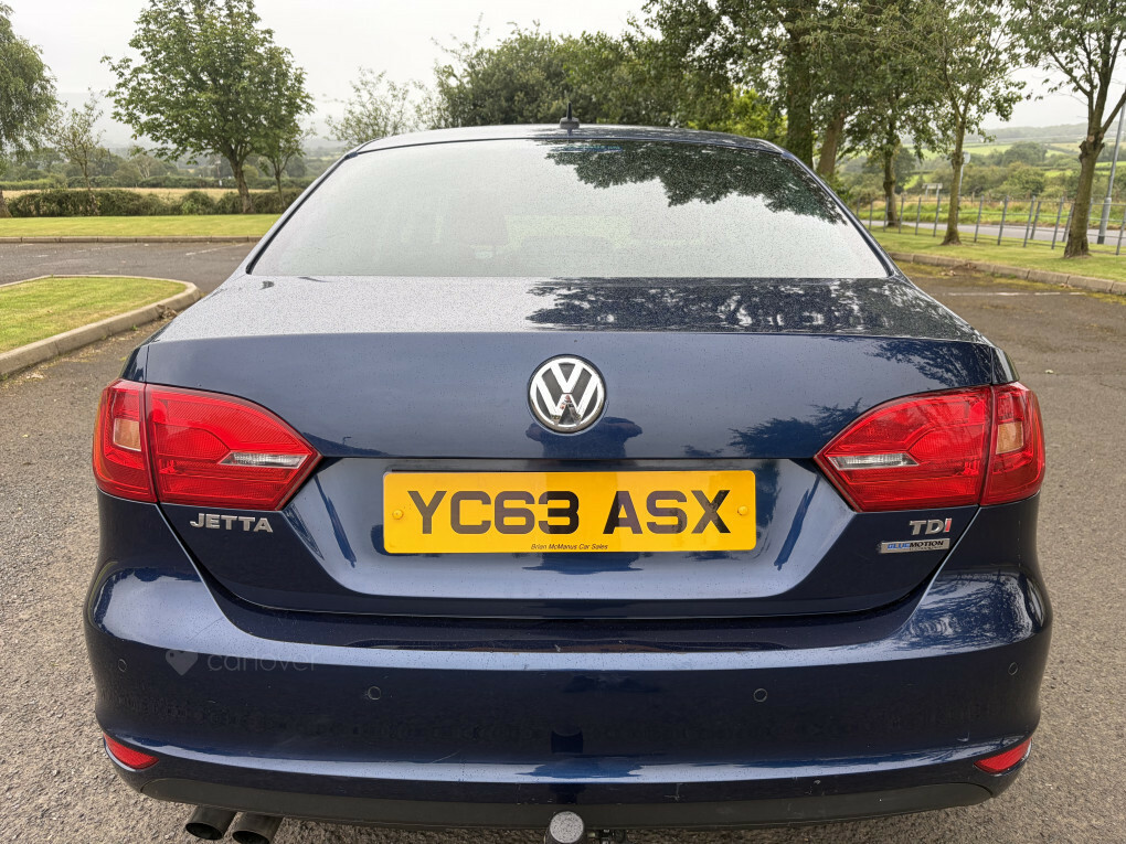 Volkswagen Jetta Saloon Sport Tdi Bluemotion Technology 2013 Blue #10