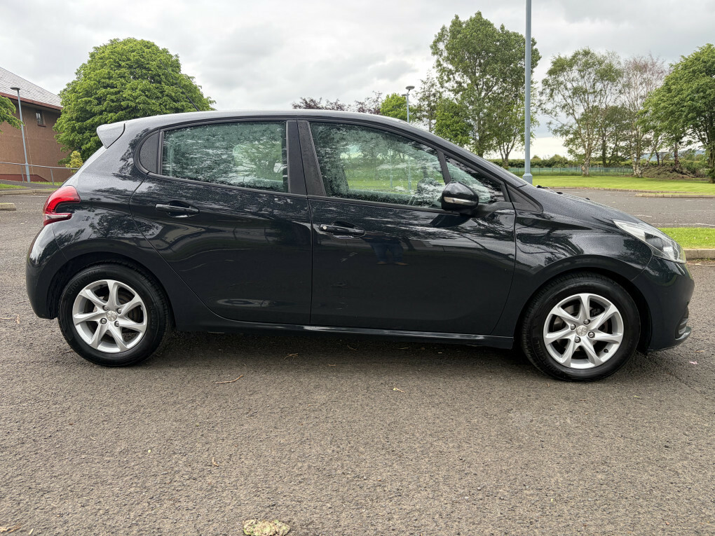 Peugeot 208 Active Blue Hdi Ss #3