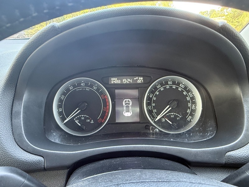 Skoda Fabia 1.4 Tdi Pure Drive Scout Estate Beige #12