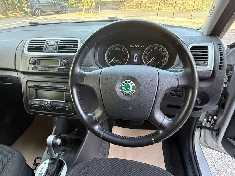 Skoda Fabia 1.4 Tdi Pure Drive Scout Estate Beige #11