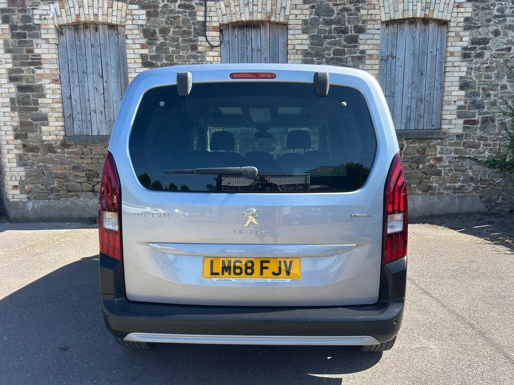 Peugeot Rifter 1.5 Bluehdi 130 Gt Line Grey #4