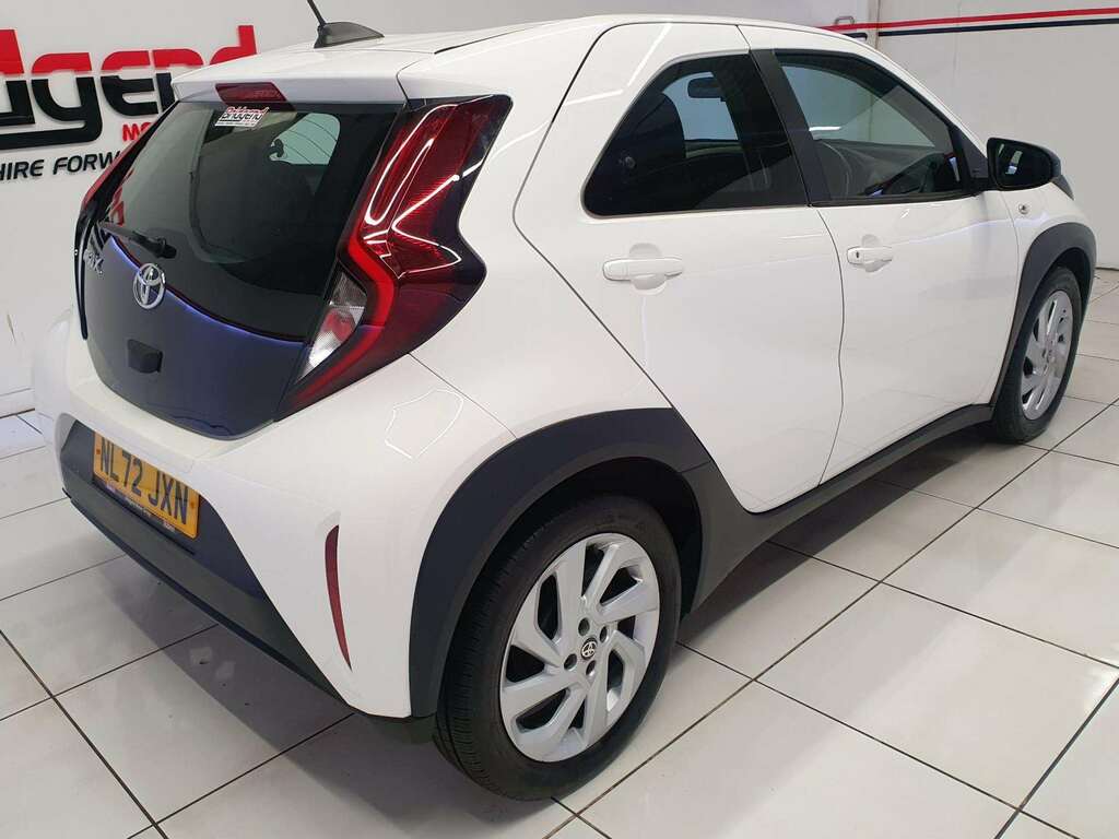 Toyota Aygo 1.0 Vvt-i Pure Hatchback White #5