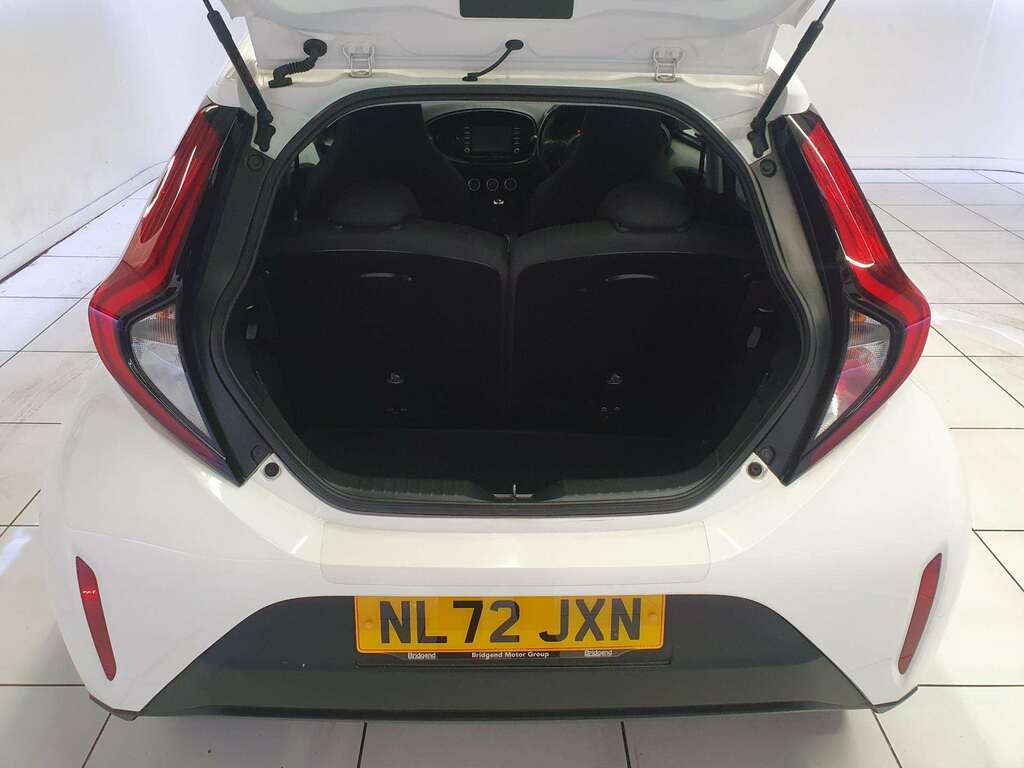 Toyota Aygo 1.0 Vvt-i Pure Hatchback White #6
