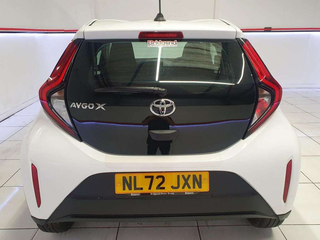 Toyota Aygo 1.0 Vvt-i Pure Hatchback White #4