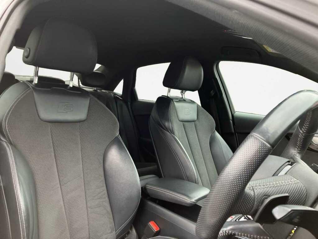 Audi A4 2.0 Tdi 35 Black Edition Saloon White #4