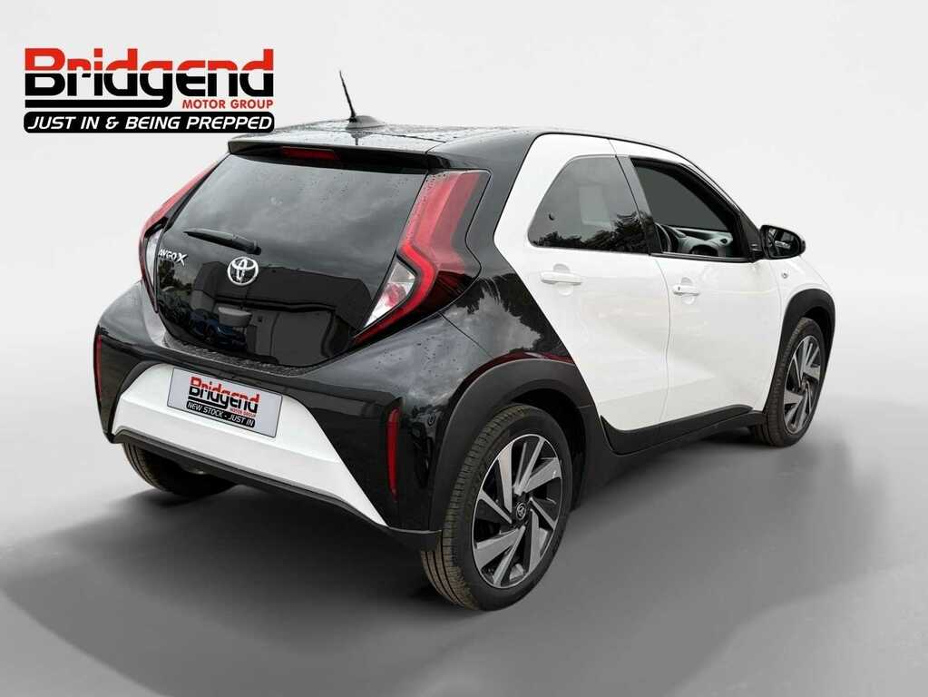 Toyota Aygo 1.0 Vvt-i Edge Hatchback White