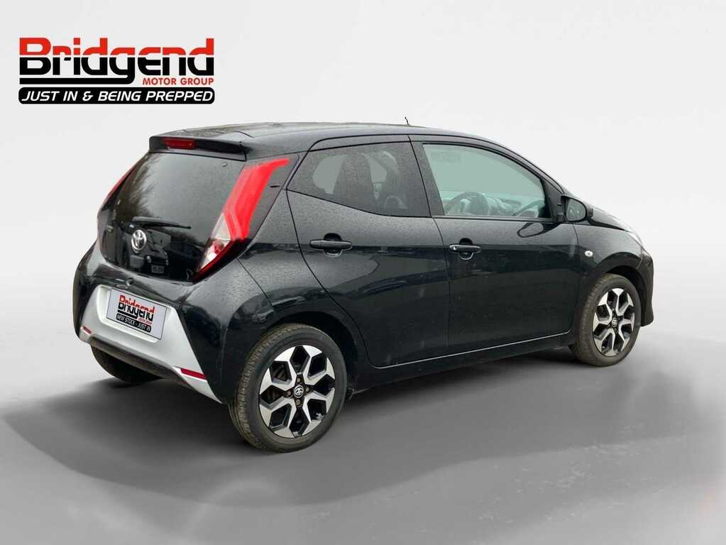 Toyota Aygo 1.0 Vvt-i X-plore Hatchback Black #3
