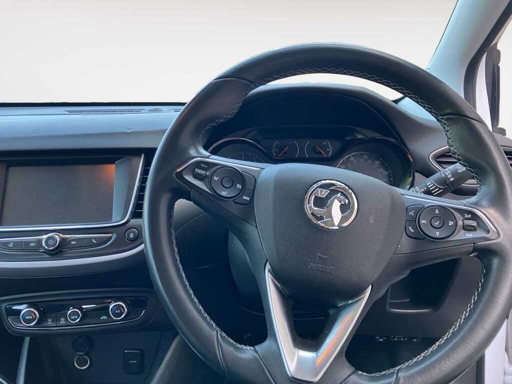 Vauxhall Crossland 1.2 Se Suv White