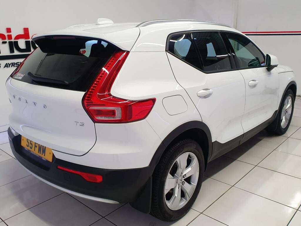 Volvo XC40 1.5 T3 Momentum Suv White #5