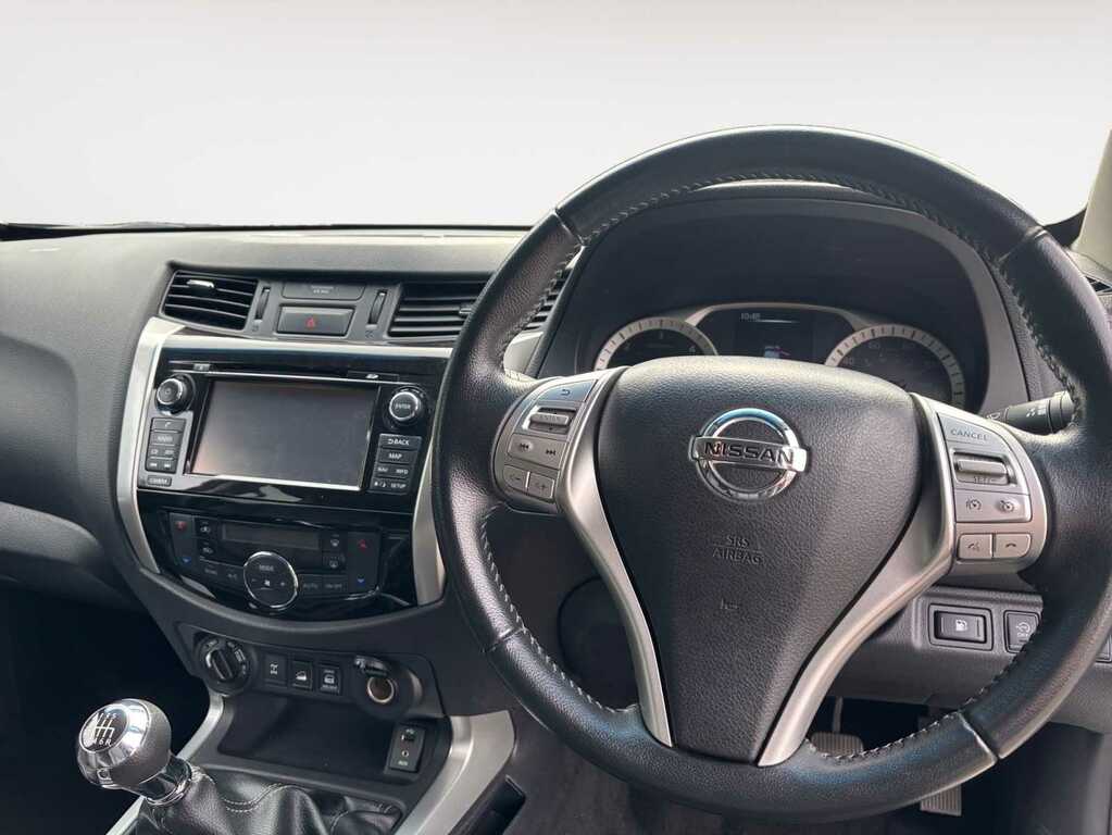 Nissan Navara 2.3 Dci Tekna Pickup Double Cab Silver #4