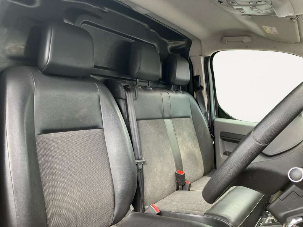Vauxhall Vivaro 1.5 Turbo D 2700 Dynamic Panel Van 6Dr Manu BK70RZN Grey #4