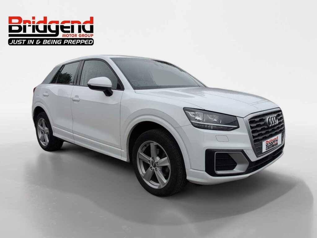 Audi Q2 1.5 Tfsi Cod 35 Sport Suv White #2
