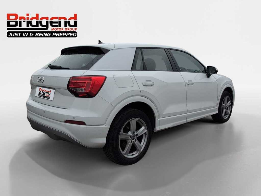 Audi Q2 1.5 Tfsi Cod 35 Sport Suv White #3