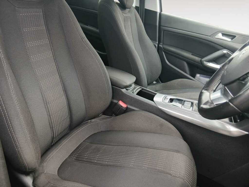 Peugeot 308 1.2 Puretech Allure Hatchback Grey