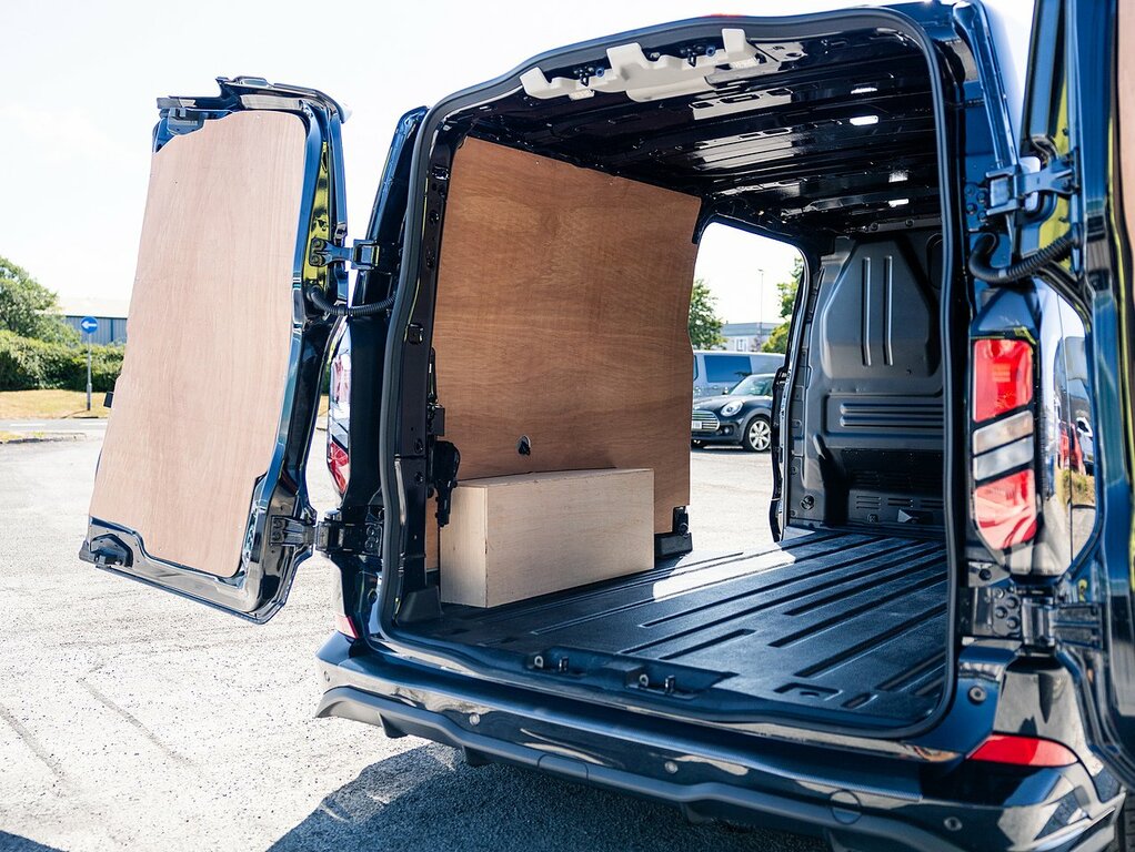 Ford Transit Custom Lv-rf 300 2.0 Ecoblue 136 Bhp L2 Lwb Limited Euro Black