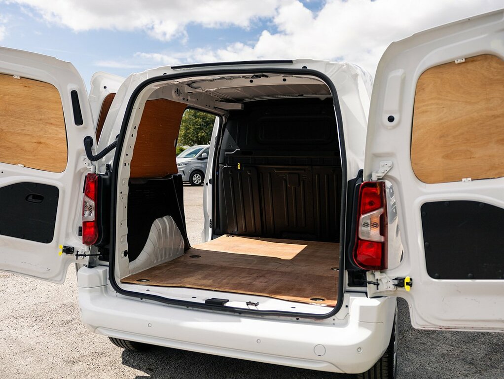 Vauxhall Combo 1.5 Turbo D 2300 Pro L1 Euro 6 Panel White