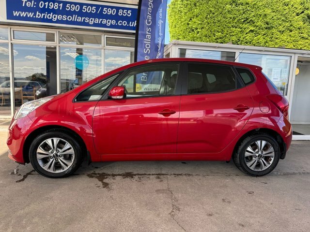 Kia Venga 3 Mpv Red #2
