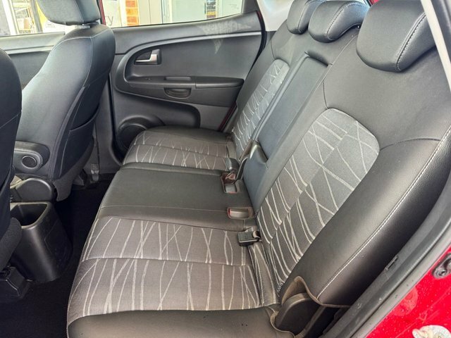 Kia Venga 3 Mpv Red #5