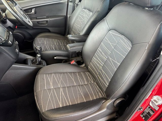 Kia Venga 3 Mpv Red #4