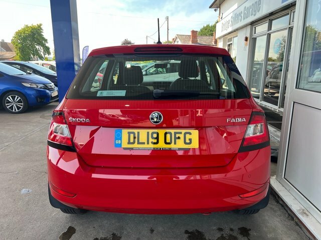Skoda Fabia Tsi Se Hatchback Red #4