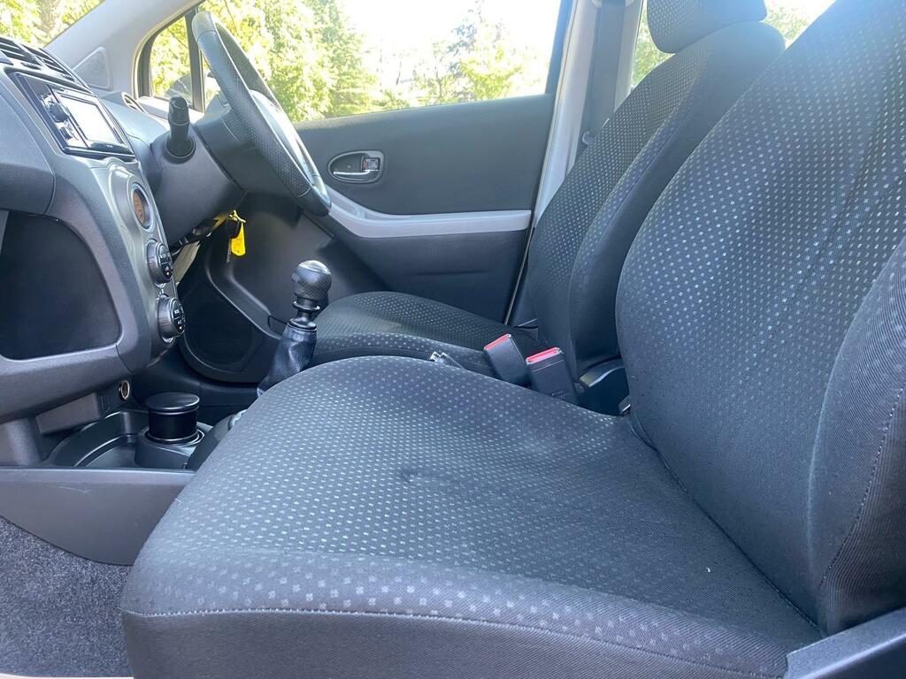 Toyota Yaris Yaris Tr Vvt-i Grey #7